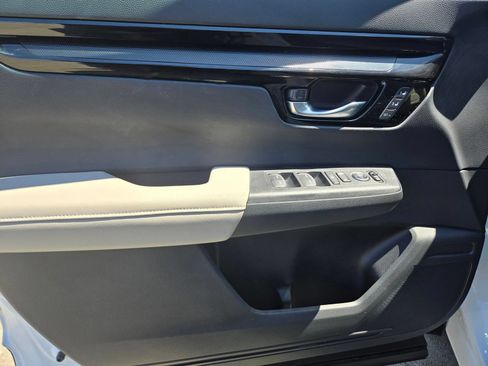 Used 2025 Honda CR-V EX-L image 16