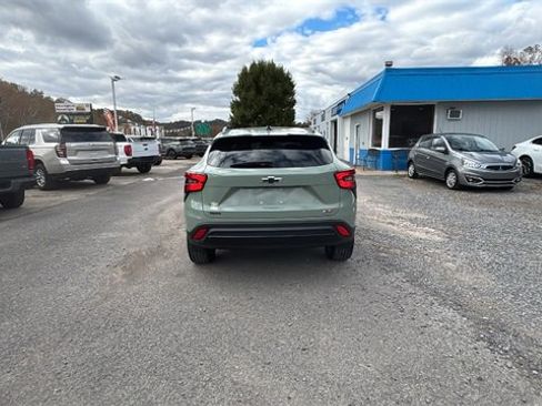 Certified 2024 Chevrolet Trax RS w/ Sunroof Package image 7