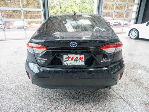 Used 2023 Toyota Corolla LE image 3