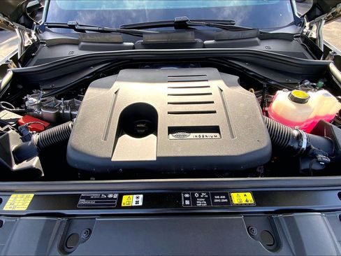 New 2026 Land Rover Range Rover SE image 14