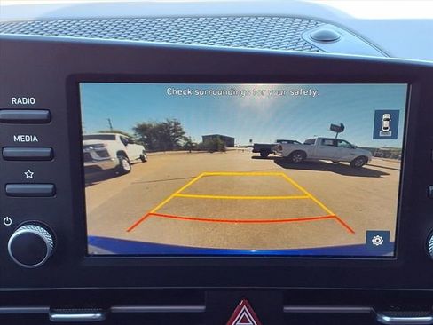 Used 2023 Hyundai Elantra SEL w/ Winter Weather Package FWD image 10