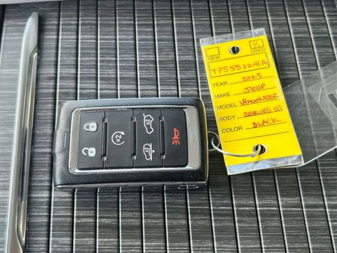 Used 2023 Jeep Wagoneer Series III w/ Preferred Equipment Group image 35