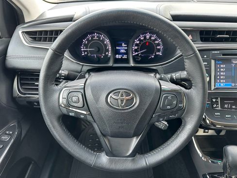 Used 2018 Toyota Avalon XLE image 14