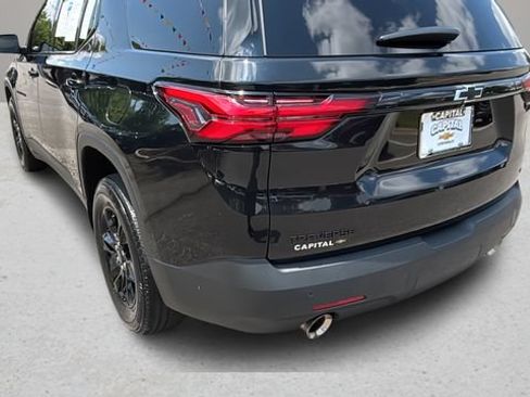 Used 2022 Chevrolet Traverse LT FWD image 37