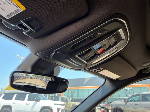 Used 2024 Jeep Grand Cherokee Altitude AWD/4WD image 26