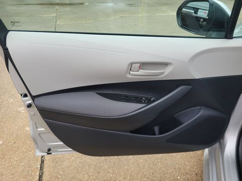 Used 2026 Toyota Corolla LE FWD image 11