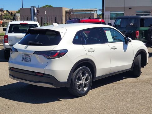 Used 2024 Honda HR-V EX-L image 4