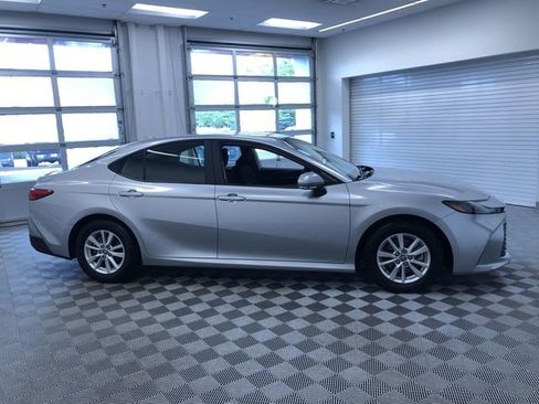 Used 2026 Toyota Camry LE FWD image 34