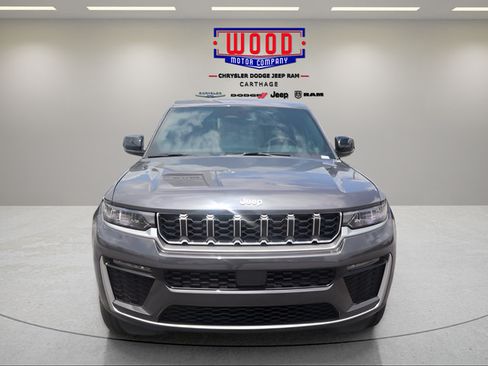 New 2026 Jeep Grand Cherokee L Limited w/ Trailer Tow Package AWD/4WD image 8