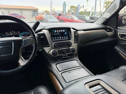 Used 2019 GMC Yukon XL Denali w/ Open Road Package AWD/4WD image 25