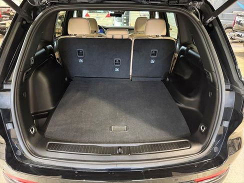 Certified 2025 Jeep Grand Cherokee Limited w/ Luxury Tech Group II image 16