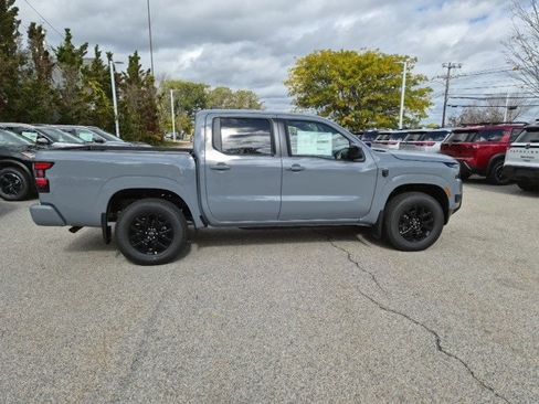 New 2026 Nissan Frontier SV w/ SV Convenience Package image 2