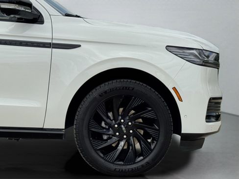 New 2025 Lincoln Navigator L Reserve w/ Jet Appearance Package AWD/4WD image 35