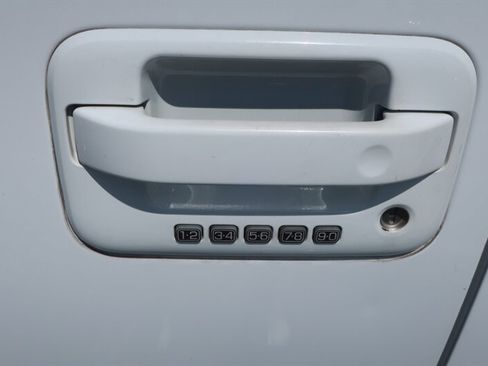 Used 2010 Ford F150 Lariat image 13