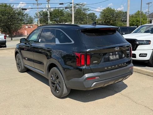 Used 2021 Kia Sorento S w/ Panoramic Sunroof Package AWD/4WD image 8