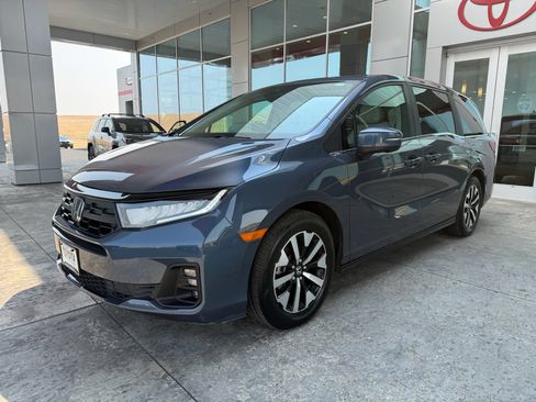 Used 2025 Honda Odyssey EX-L image 4