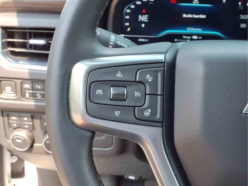 Certified 2023 Chevrolet Suburban Z71 w/ Luxury Package AWD/4WD image 12