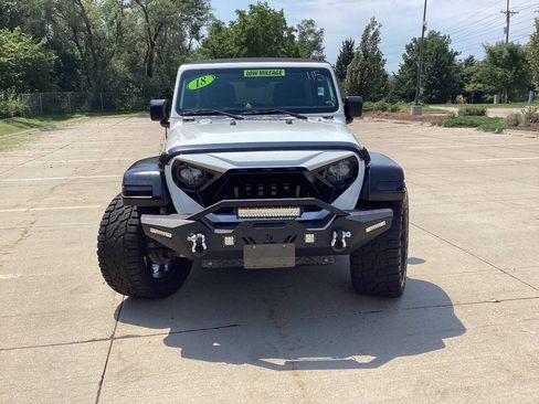 Used 2018 Jeep Wrangler Unlimited Sport S AWD/4WD image 2