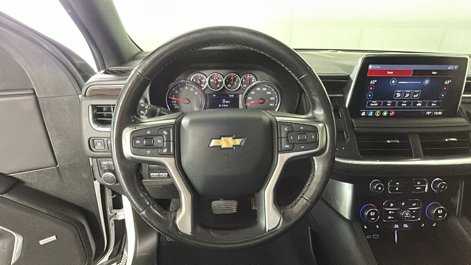 Used 2021 Chevrolet Suburban LT w/ LT Signature Package AWD/4WD image 18