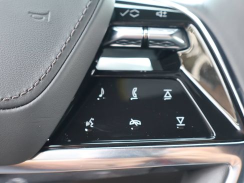 Certified 2026 Cadillac Escalade ESV Platinum Sport w/ LPO, Floor Liner Package AWD/4WD image 25