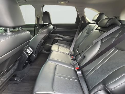 Used 2023 Kia Sorento S w/ Panoramic Sunroof Package FWD image 13