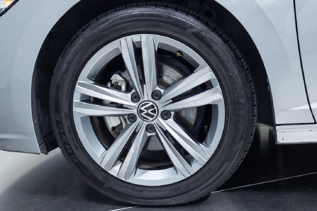 Used 2024 Volkswagen Jetta SE FWD image 25