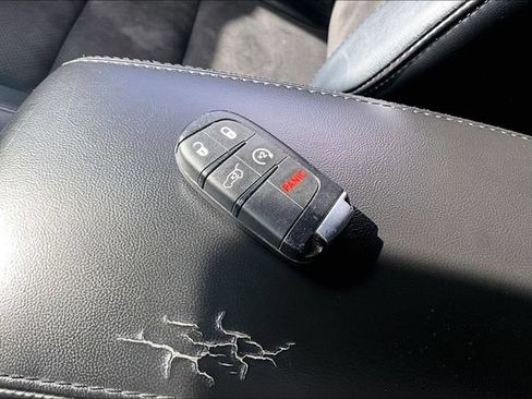 Used 2020 Jeep Grand Cherokee Altitude AWD/4WD image 34