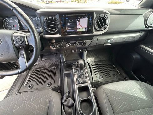 Used 2019 Toyota Tacoma TRD Off-Road image 18
