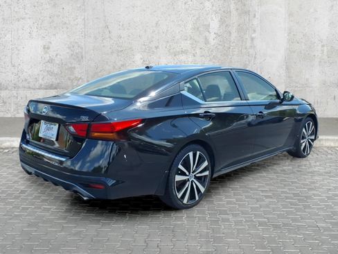 Used 2022 Nissan Altima 2.5 SR FWD image 10