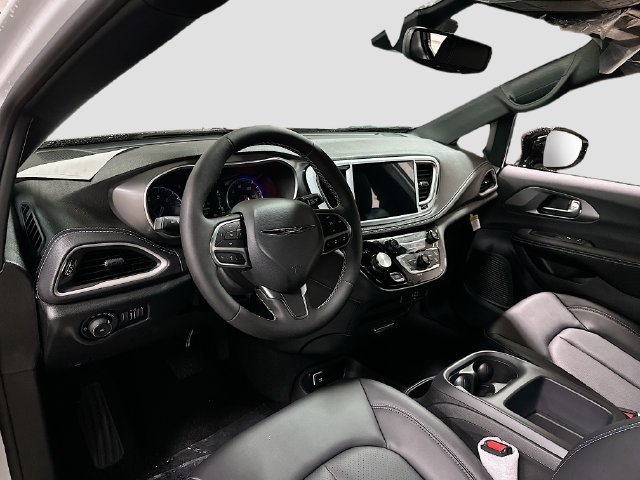 New 2026 Chrysler Pacifica Select AWD/4WD image 9