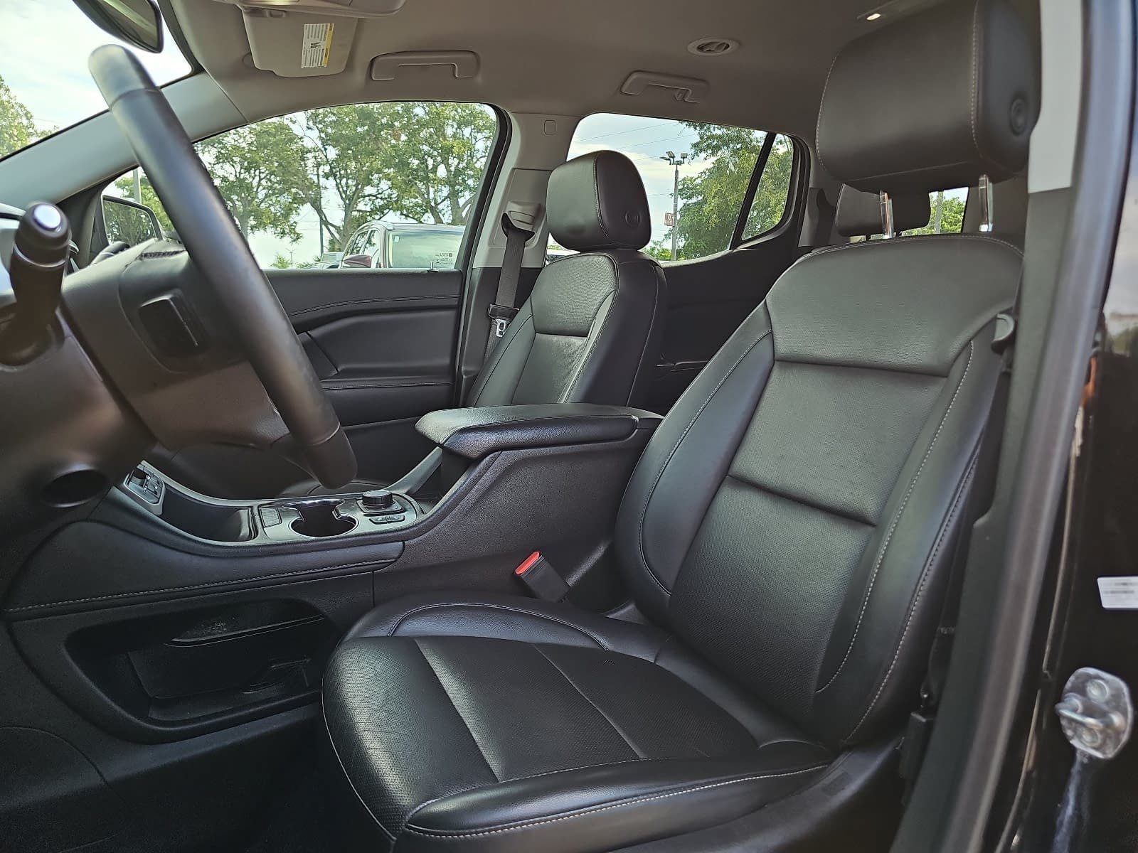 Used 2023 GMC Acadia SLT w/ Preferred Package FWD image 14
