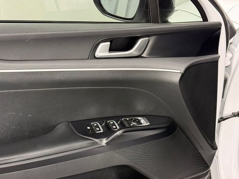 Used 2023 Kia K5 GT-Line image 14