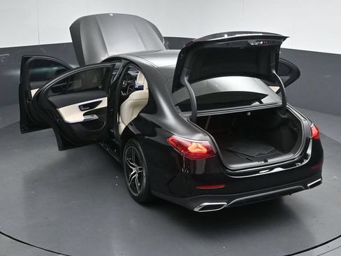 Used 2025 Mercedes-Benz E 350 4MATIC Sedan image 50
