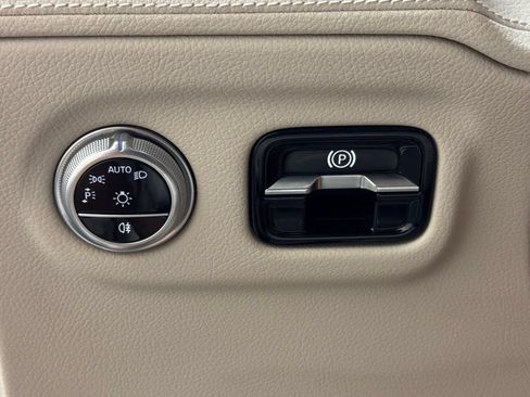 Used 2023 Mercedes-Benz EQS 450+ 4MATIC SUV image 17