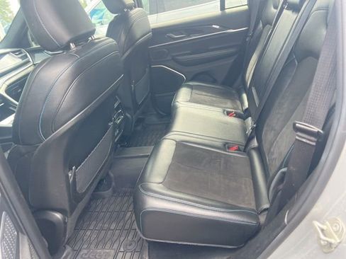 Used 2024 Jeep Grand Cherokee Trailhawk AWD/4WD image 21