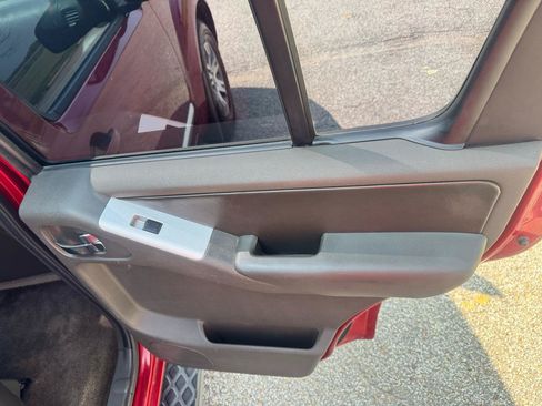 Used 2011 Nissan Pathfinder Silver AWD/4WD image 22