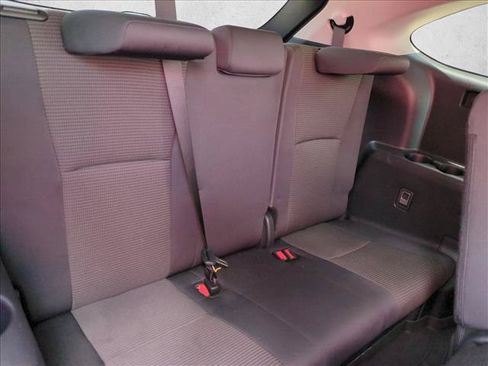 Certified 2024 Toyota Highlander LE FWD image 19