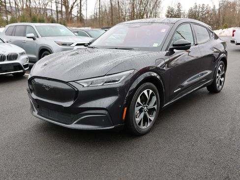 Used 2022 Ford Mustang Mach-E Premium image 3