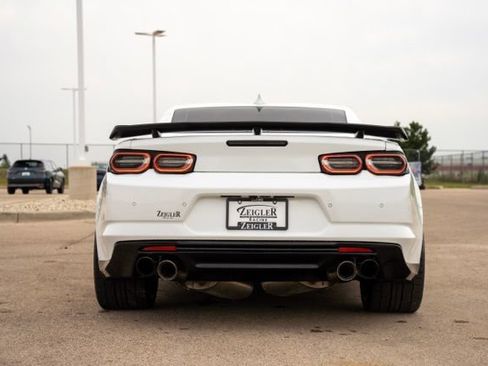 Used 2019 Chevrolet Camaro ZL1 RWD image 4