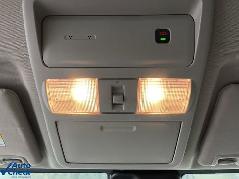 Used 2025 Nissan Frontier SV image 28