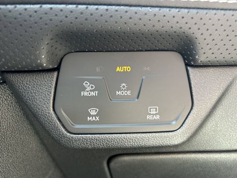 New 2025 Volkswagen Atlas Cross Sport SEL image 15