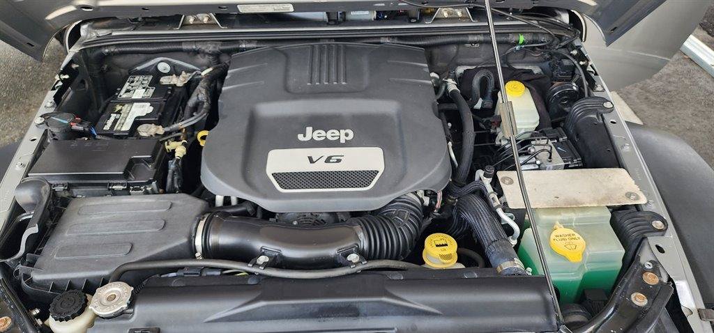 Used 2014 Jeep Wrangler Sport w/ Quick Order Package 24S AWD/4WD image 25