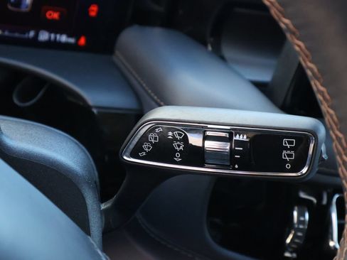 Used 2025 Lincoln Aviator AWD image 33