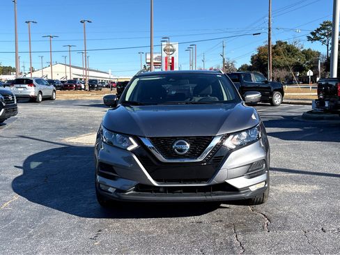 Used 2022 Nissan Rogue Sport SV image 2