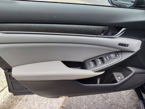 Used 2019 Honda Accord Touring image 21