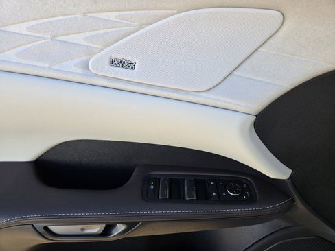 New 2026 Lexus RX 450h AWD image 10