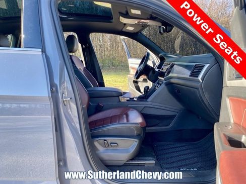 Used 2023 Volkswagen Atlas Cross Sport SEL Premium R-Line image 19