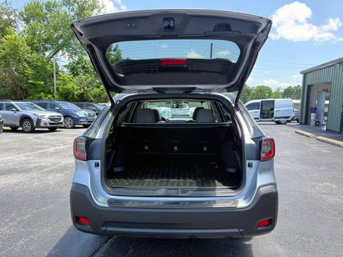 Used 2025 Subaru Outback Premium AWD/4WD image 29