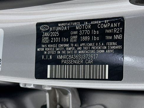 Used 2025 Hyundai Venue SEL image 12