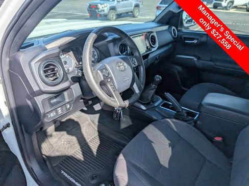 Used 2016 Toyota Tacoma TRD Sport w/ Towing Package AWD/4WD image 13